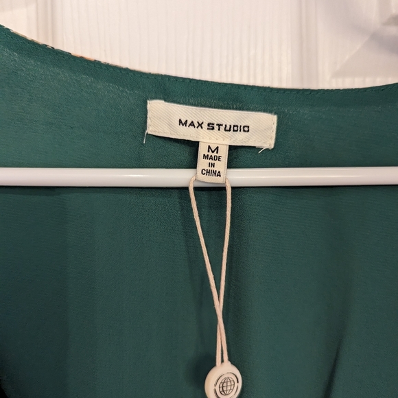 Max Studio dress green floral - Picture 4 of 9